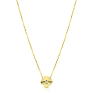 18kt Yellow Gold Diamond Fluted Quatrefoil Pendant Necklace