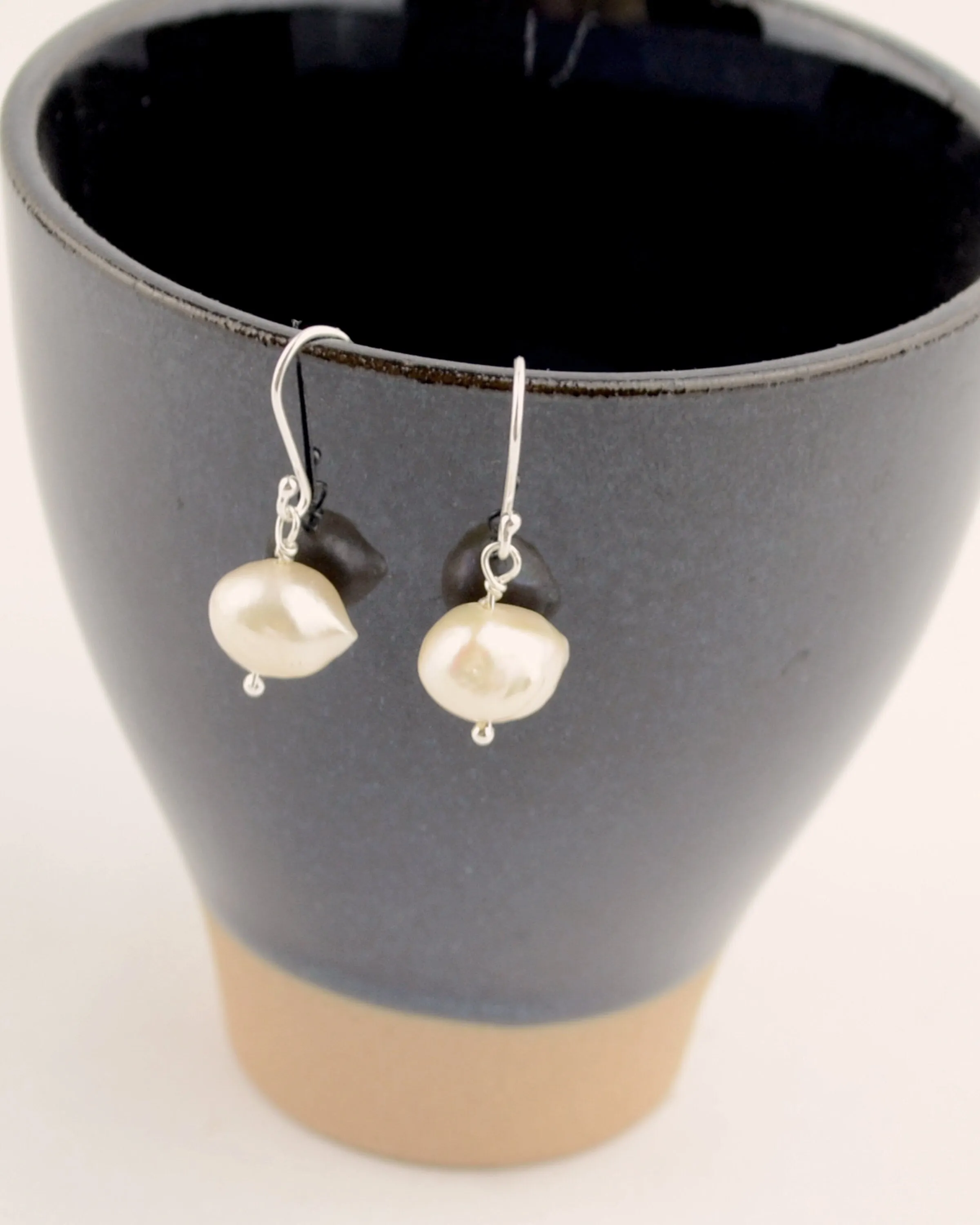 Dainty freshwater pearl earrings, Natural Pearl Wedding Earrings, Understated jewellery, gift for lover,