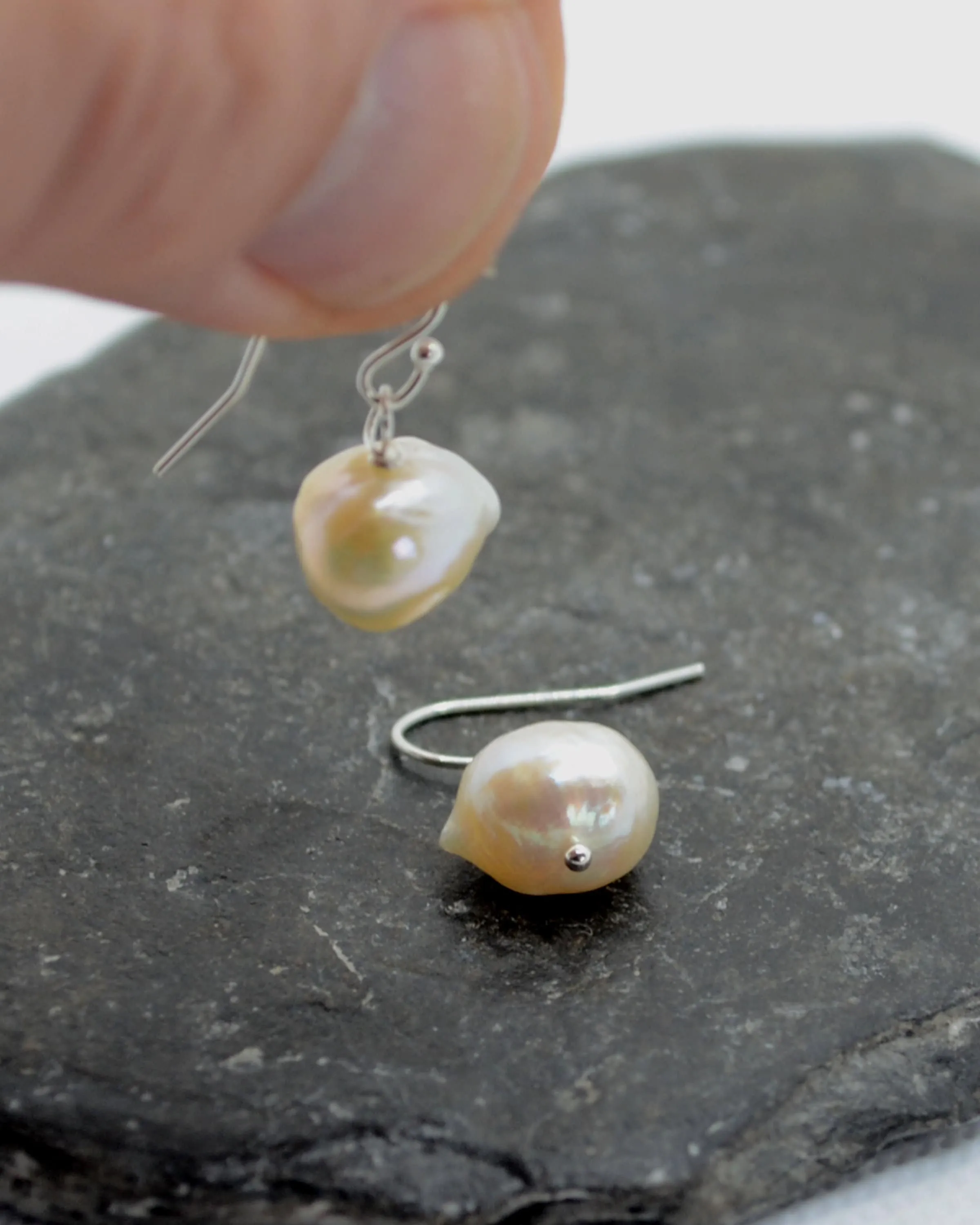 Dainty freshwater pearl earrings, Natural Pearl Wedding Earrings, Understated jewellery, gift for lover,