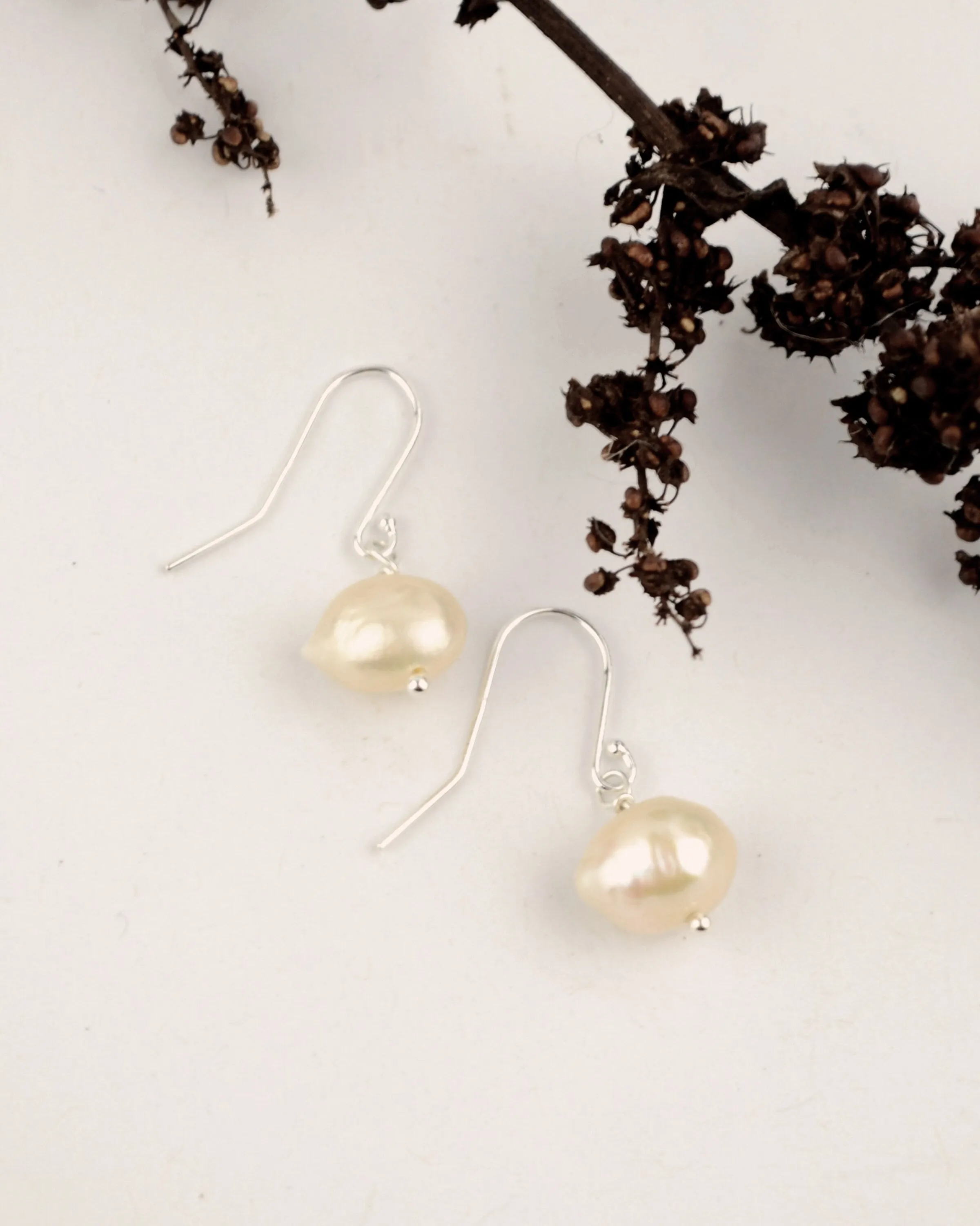 Dainty freshwater pearl earrings, Natural Pearl Wedding Earrings, Understated jewellery, gift for lover,