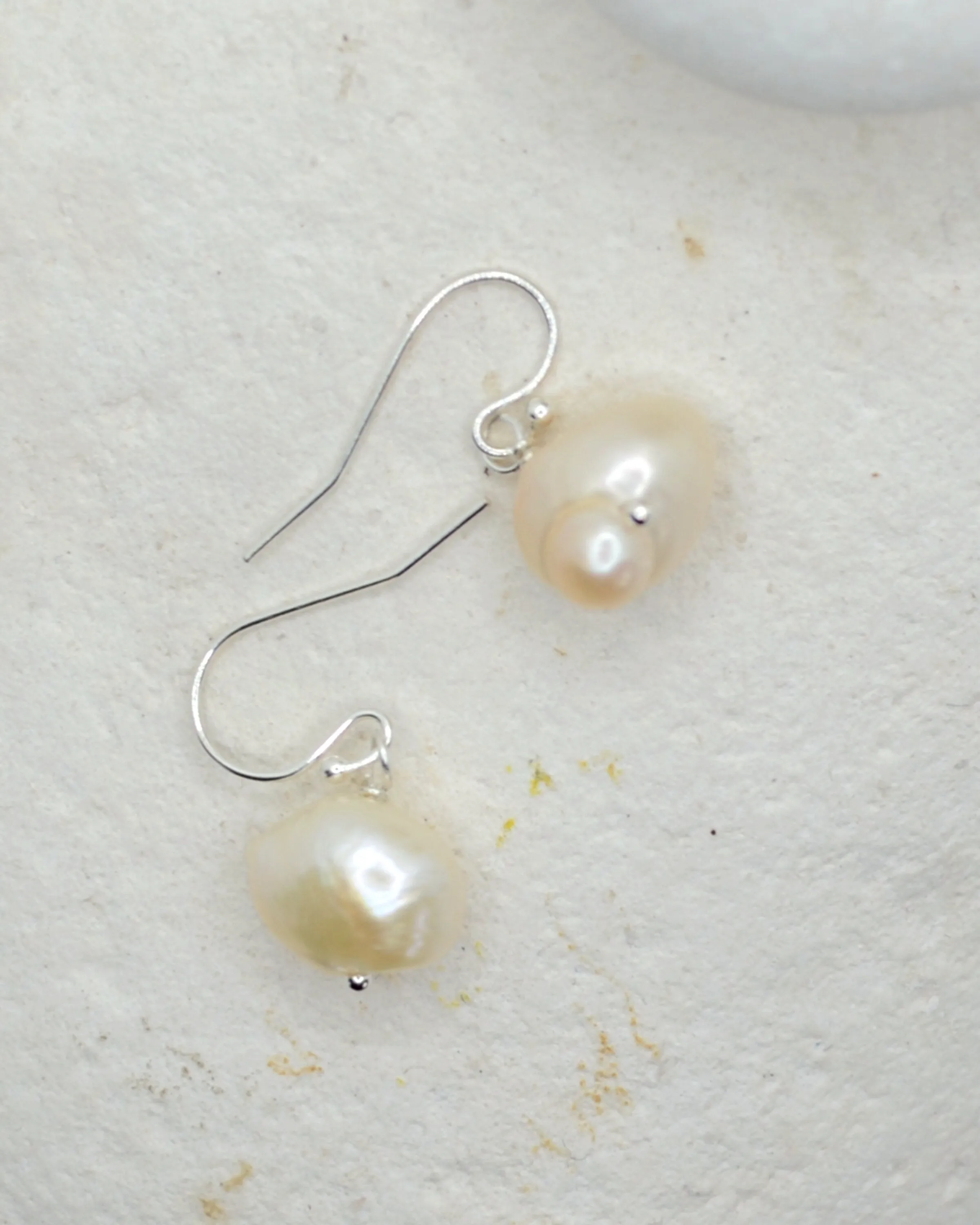 Dainty freshwater pearl earrings, Natural Pearl Wedding Earrings, Understated jewellery, gift for lover,