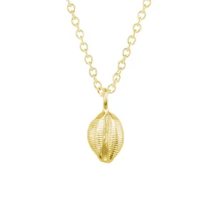 Kissing Shell Necklace In 18K Gold Vermeil