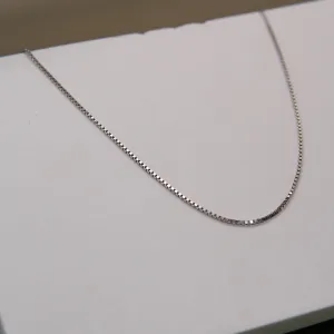 PLAIN NECKLACE SMALL SQUARE LINKS