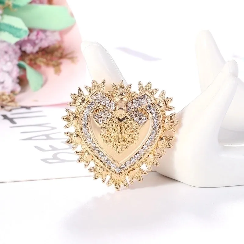 Retro Pin Heart Alloy Diamond Artificial Gemstones Women'S Brooches