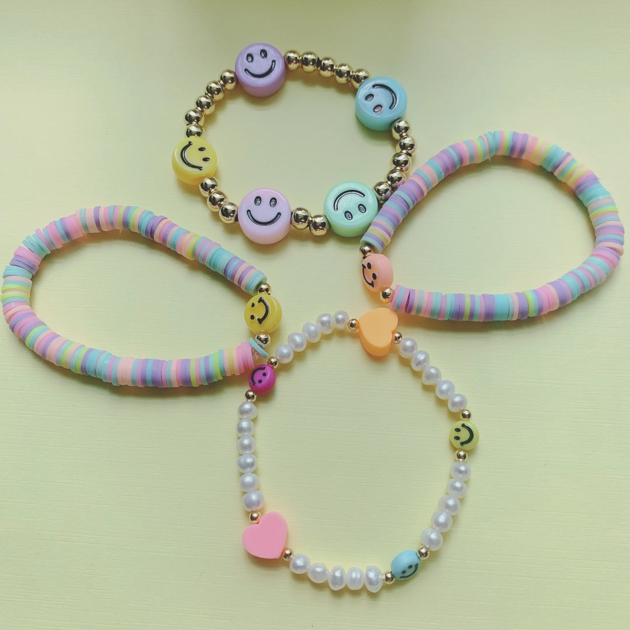 Smiley face pearl  stretchy bracelets