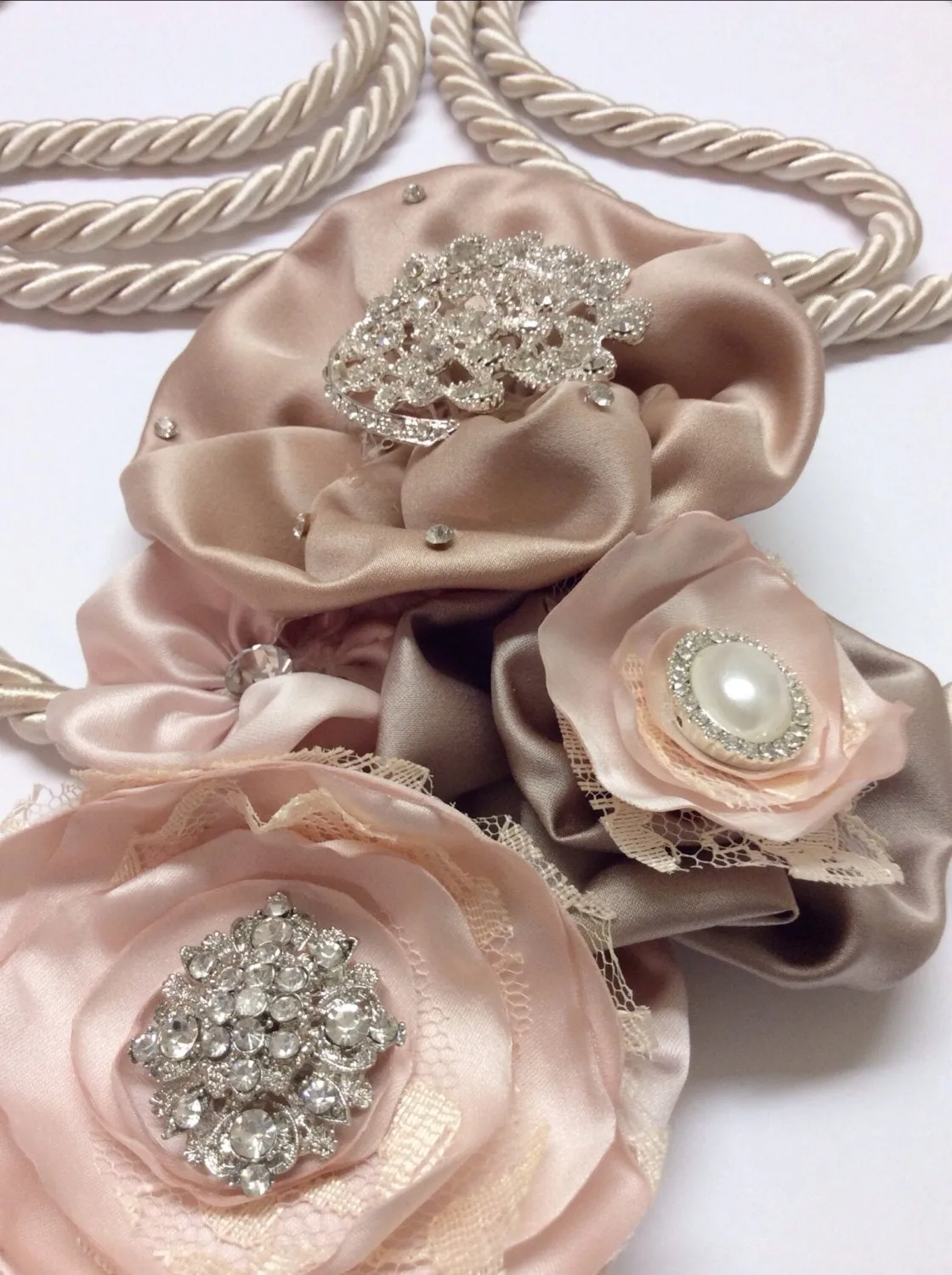 Traditional satin rope lasso/dusty rose lasso/with blush/dusty rose/dusty rose/flowers and silver diamond brooches  pearls