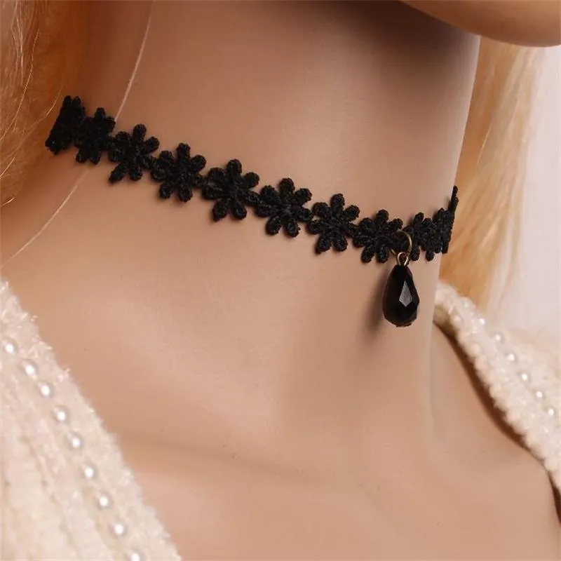 Vintage Velvet Lace Short Clavicle Chain