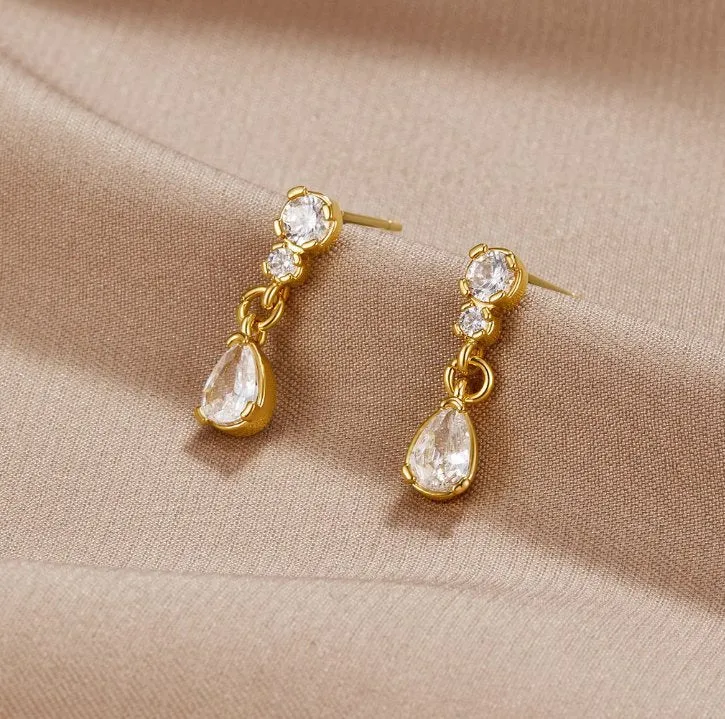 Yarina Crystal Teardrop Earrings